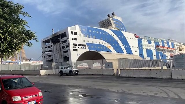 Palermo, spento l'incendio sul traghetto La Superba