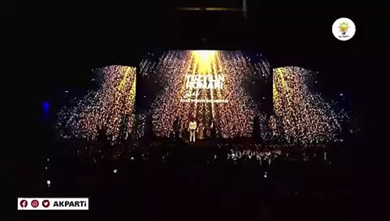 Sanatçı Goran Bregovic, "Türkiye Yüzyılı" şarkısına eşlik etti