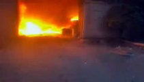Burning Godown : कोरियर गोदाम में भीषण आग, पड़ोसी की बाइक भी जली