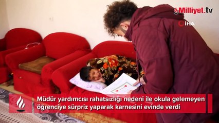 Hasta öğrencisine karnesini evinde vererek sürpriz yaptı