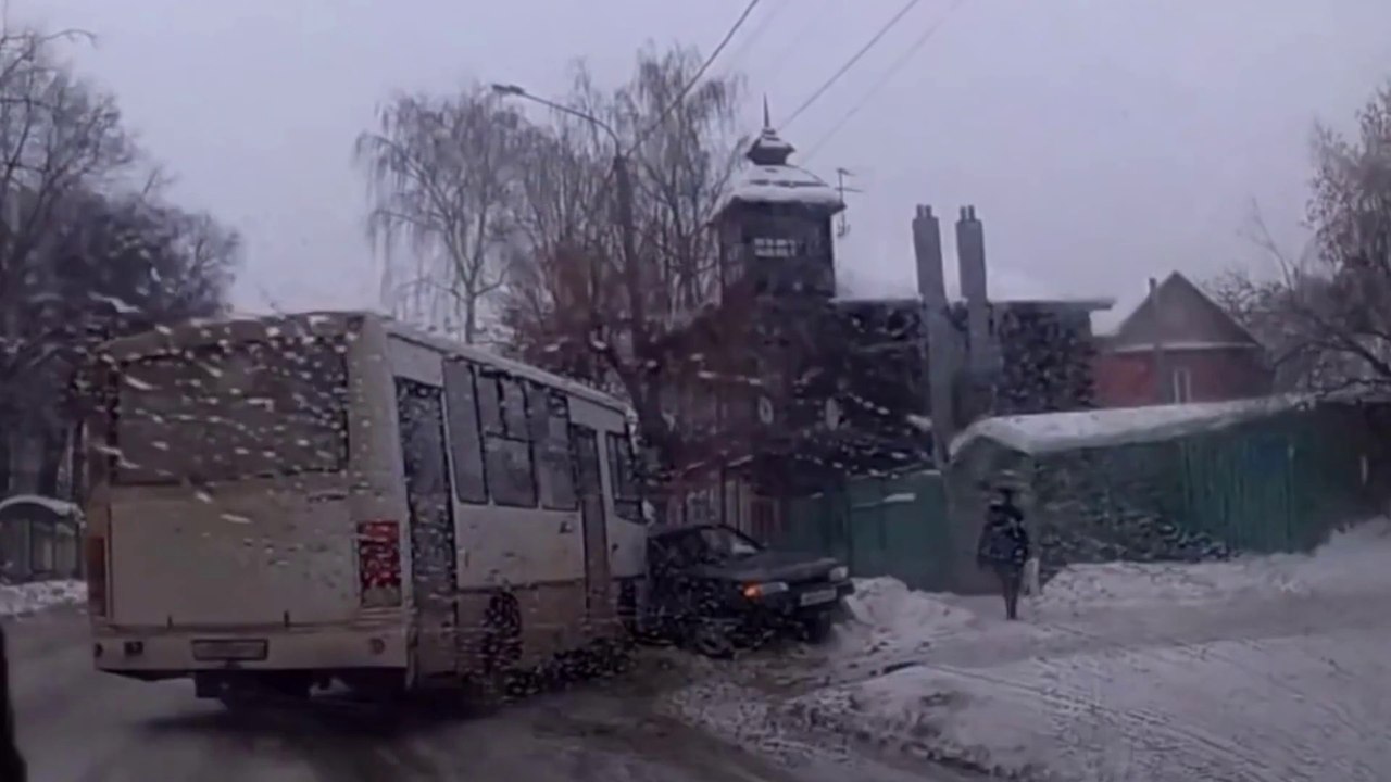 Russian Road Chronicles | Dash Cam Car Crash Compilation #04