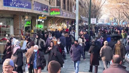 Irán | Cada vez más mujeres rechazan cubrirse la cabeza en la calle