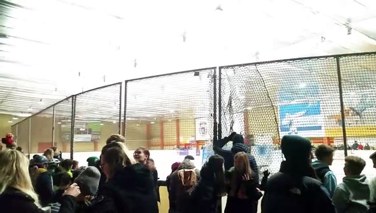 Ice skating - gate (20230115_131233)