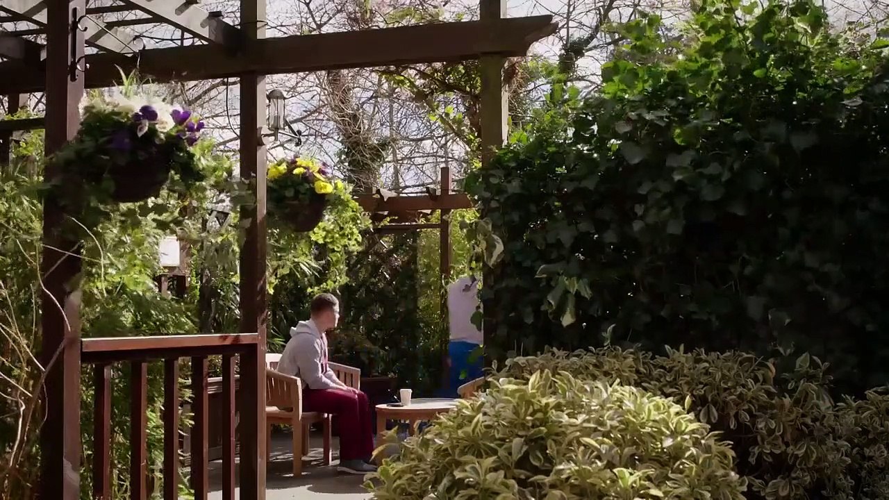 Holby City - Se19 - Ep35 - The Hard Way Home HD Watch