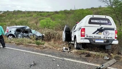 Enfermeira sobra em curva e colide frontalmente com viatura da Polícia Civil da Paraíba