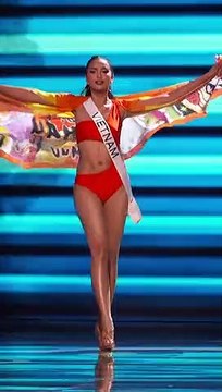 Hoa hậu Ngọc Châu thắng giải áo choàng đẹp nhất