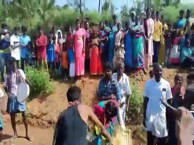 Video: பேய் விரட்டுவதாகக் கூறி பெண்களை முரத்தால் நையப்புடைத்த சாமியார்