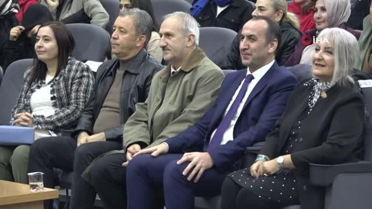 Halk Eğitim Merkezi korosundan Türk sanat müziği konseri