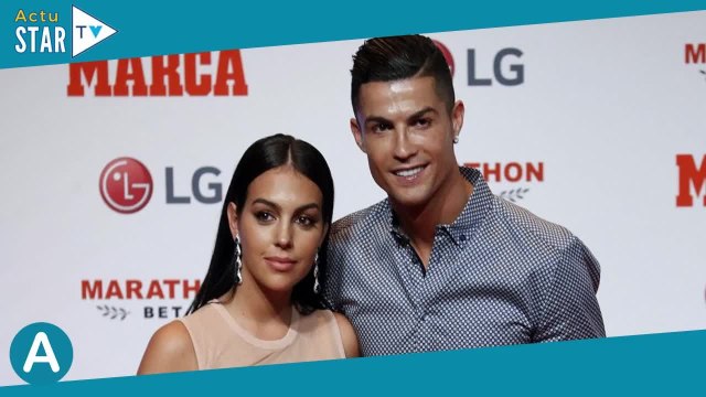 Cristiano Ronaldo découvre son nouveau pays : week-end dans un parc d'attraction avec ses amours