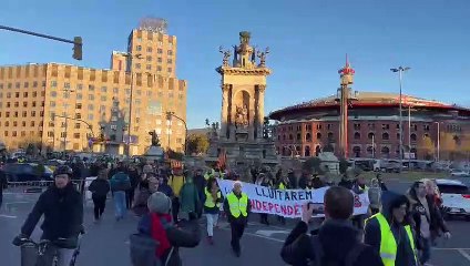 Els CDR arriben a la manifestació contra la cimera Sánchez-Macron