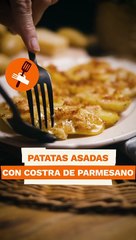 Patatas asadas con costras de parmesano