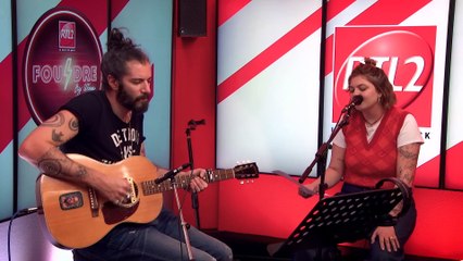 Louane et Waxx interprètent "Fake Plastic Trees" en live dans Foudre