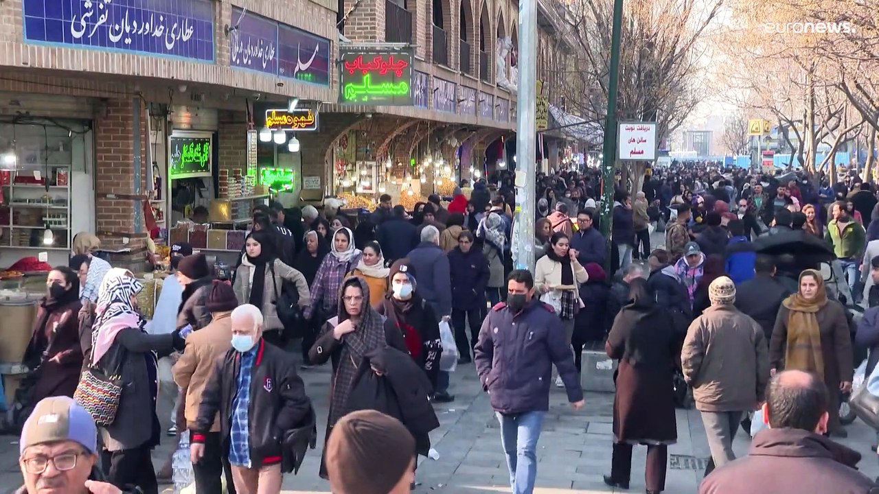 Lage im Iran: Mehr Frauen ohne Hidschab, EU-Staaten für neue Sanktionen