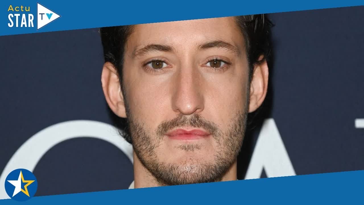 "Petit chat emo" : Pierre Niney ado, les photos de son skyblog régalent les internautes... Et pas qu