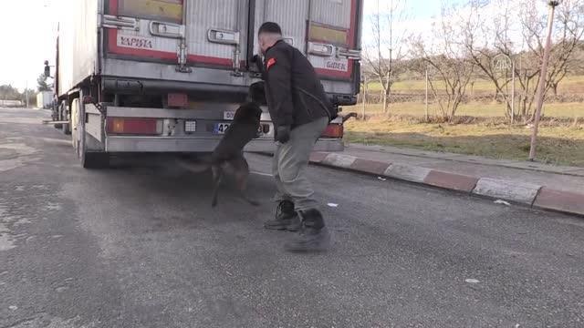 Sakatat yüklü tırdan yaklaşık 3 kilogram uyuşturucu çıktı
