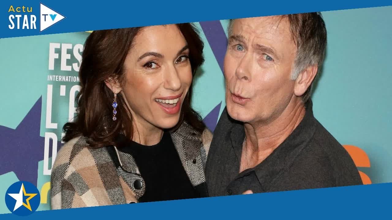 Franck Dubosc et Aure Atika : Baise-main et délires, une petite culotte dévoilée à l'Alpe d'Huez