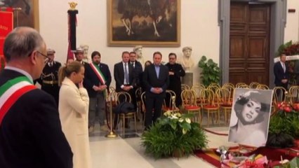 Meloni in Campidoglio rende omaggio a Gina Lollobrigida