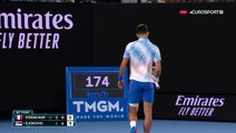 Sans complexe, Couacaud égalise à un set partout : revivez la fin du jeu décisif face à Djokovic