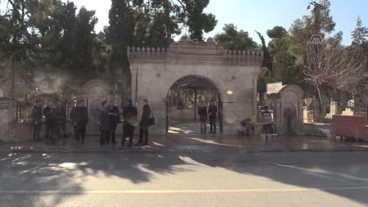 ŞANLIURFA - Sıra gecelerinin unutulmaz sesi Kazancı Bedih, mezarı başında anıldı