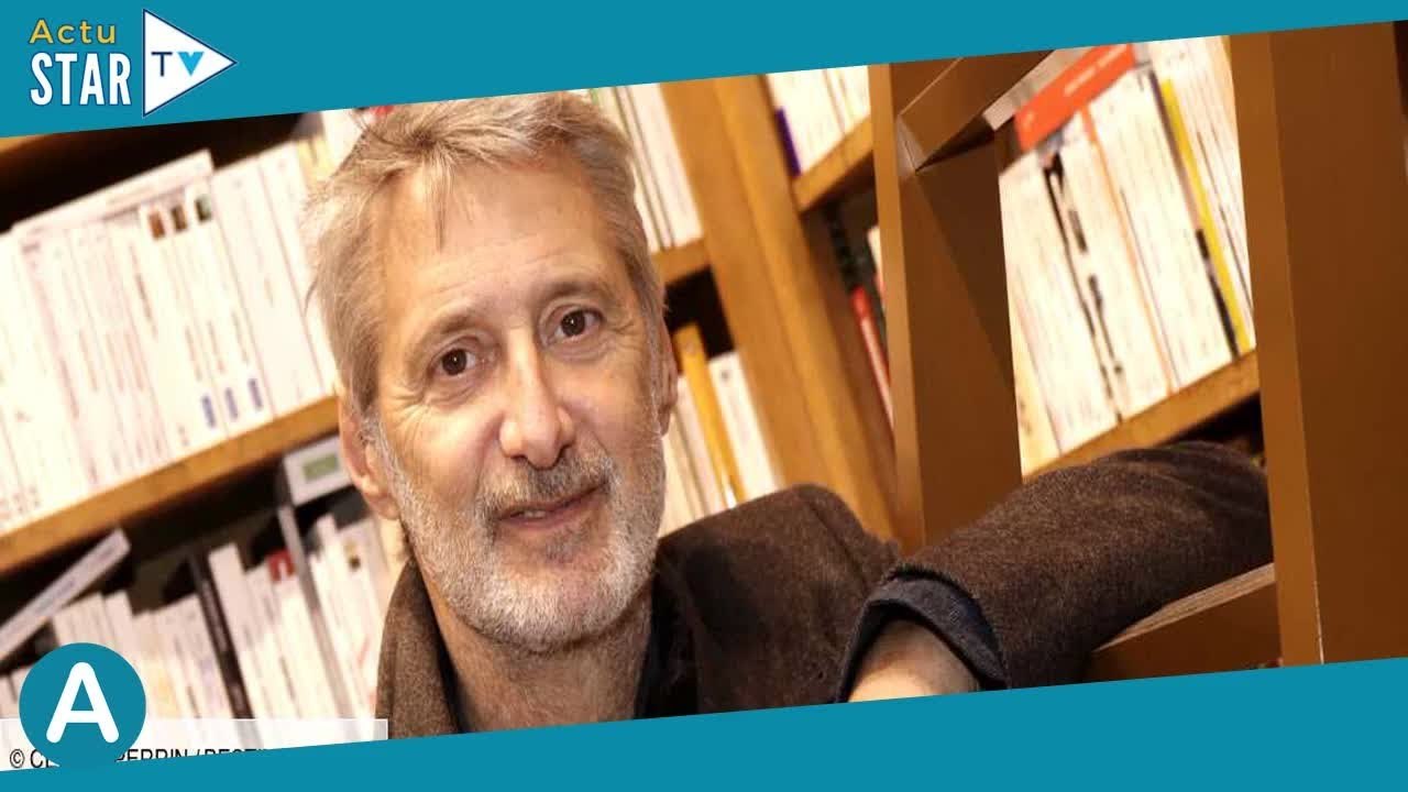 Antoine de Caunes “pas un très bon père” pour Emma et Louis : sa touchante confession