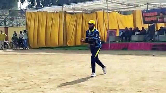 धौलपुर प्रीमियर लीग: तिघरा टाइगर्स को हराकर फाइनल में पहुंची स्पाइसी ट्रीट....देखें वीडियो