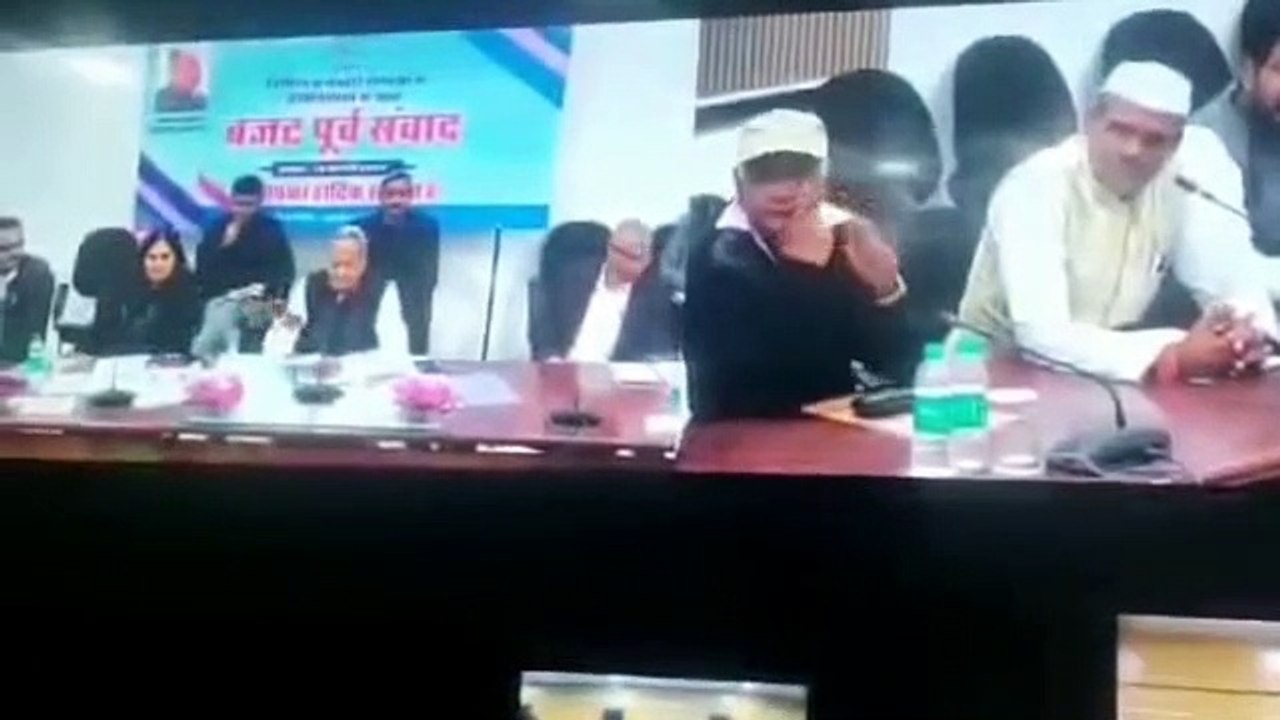 सीएम गहलोत का पायलट पर जबानी हमला