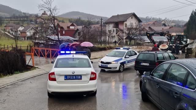 NOVİ PAZAR - Sırbistan'da sağanak nedeniyle yolun çökmesi sonucu 2 kişi hayatını kaybetti