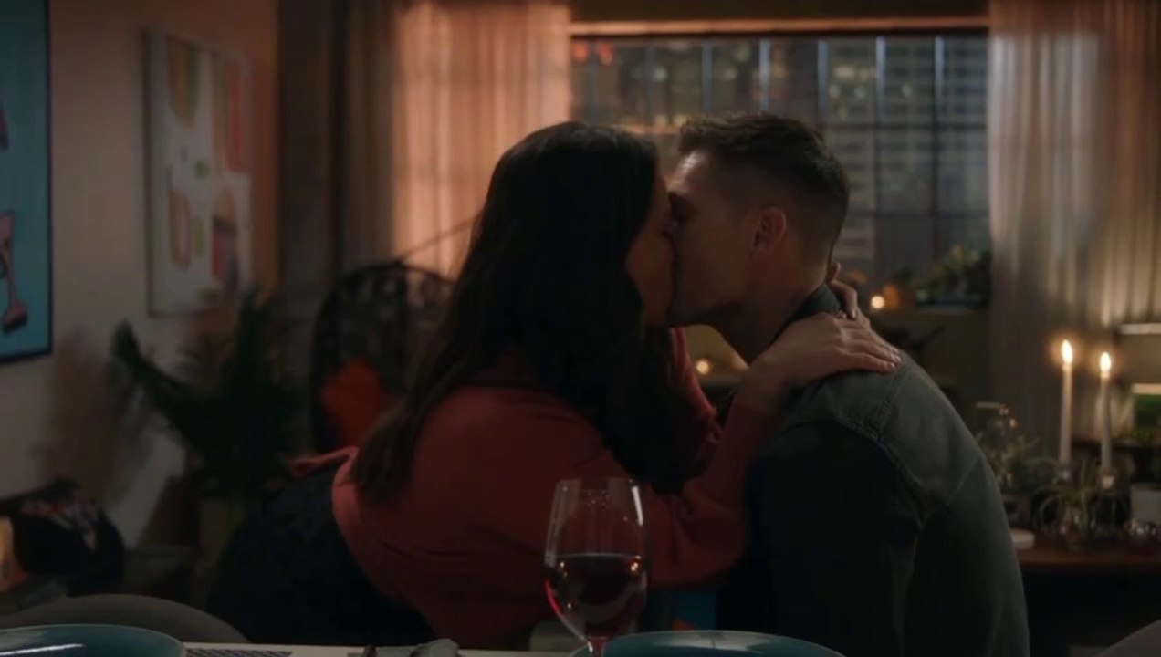 The Rookie 5x12  Kissing Scene — Lucy and Tim (Melissa ONeil and Eric  Winter)