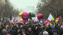 La Francia si ferma: sciopero contro la riforma delle pensioni