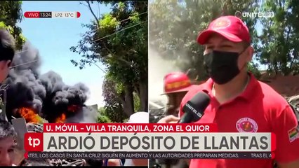 Arde terreno baldío donde se almacenaba gran cantidad de neumáticos