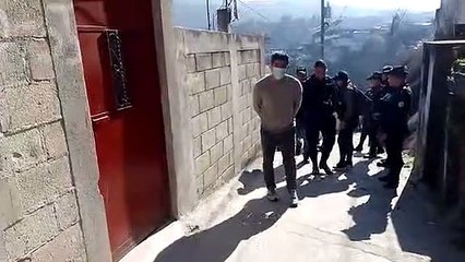 Capturan a sospechoso de violación durante allanamientos en zonas 6 y 18