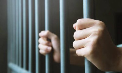 لحظة القبض على زعيم مافيا هارب منذ 30 عامًا