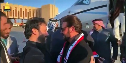 ماجد المهندس يسجد ويقبل أرض العراق لحظة وصوله مطار البصرة