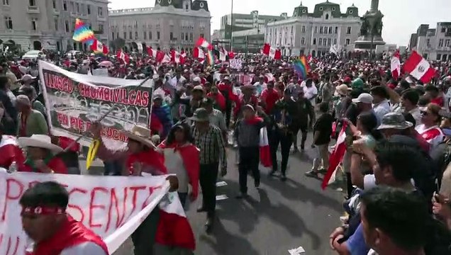 Enfrentamientos y despliegue masivo de policías ante protestas en Perú
