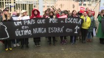 Greve dos professores. Docentes em luta em Braga cantam Acordai para Costas ouvirem