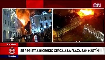 Video herunterladen: Toma de Lima  incendio en edificio histrico Plaza San Martin durante manifestaciones por Paro Nacional