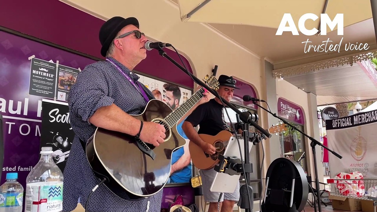 Musician Scott Burford performed for more than 26 hours on Peel Street at the Tamworth Country Music Festival to break the world record - Northern Daily Leader - 20/01/2023