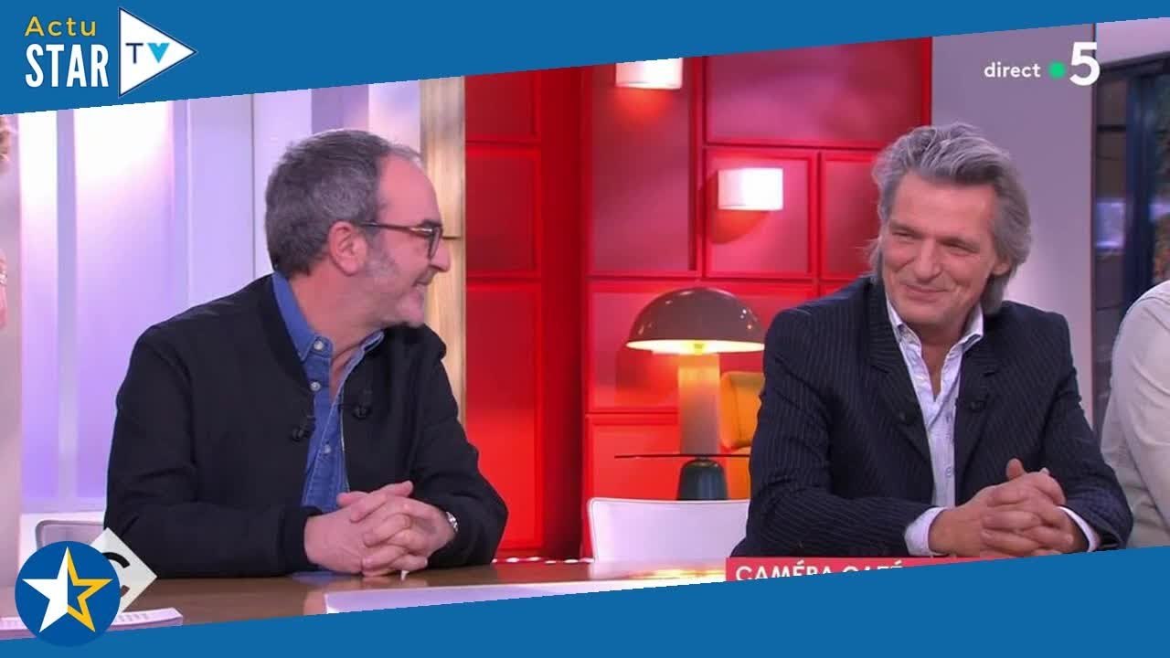 Caméra café, 20 ans déjà : ce moment qui a mis "les larmes aux yeux" à Bruno Solo et Yvan Le Bolloc'