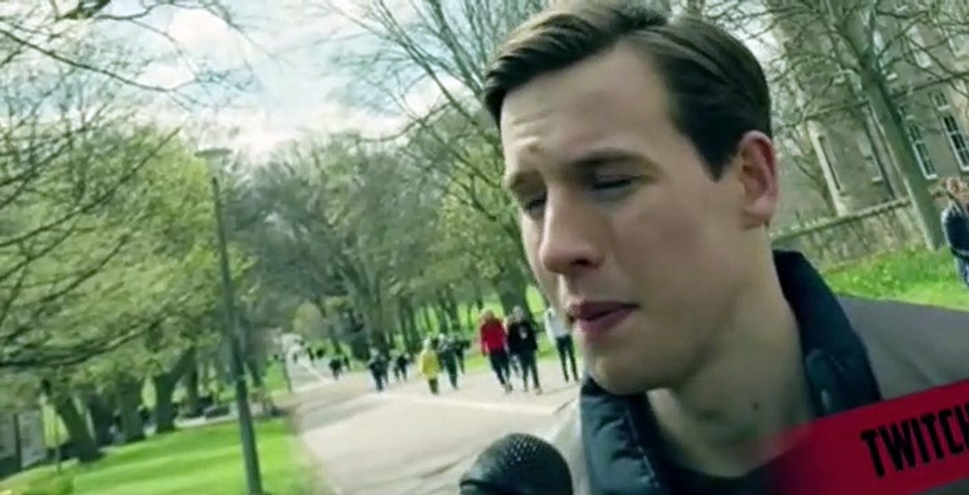 Clique S02 E01
