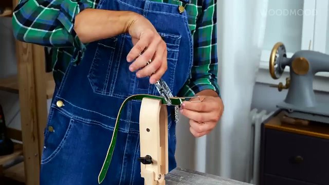 Cool DIY Crafts Made From Leather Amazing Leatherworking By Wood Mood