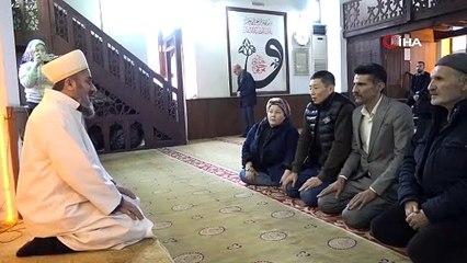 Eşi Müslüman olunca gözyaşlarını tutamadı