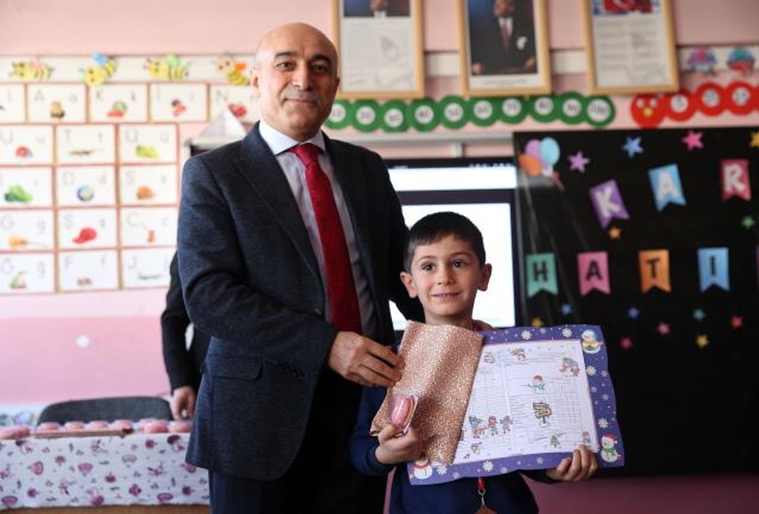 Van, Hakkari, Bitlis ve Muş'ta karne heyecanı