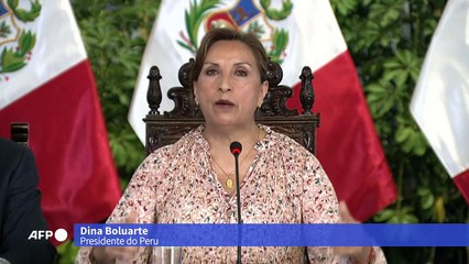Confrontos nos grandes protestos em Lima