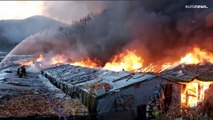 Flammeninferno im letzten Slum von Seoul - Zahlreiche Menschen mussten in Sicherheit gebracht werden