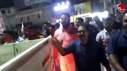 പോത്തുമായി യൂത്ത് കോൺഗ്രസ് കെ.ബി.ഗണേഷ്കുമാറിന്റെ വീട്ടിലേക്ക്