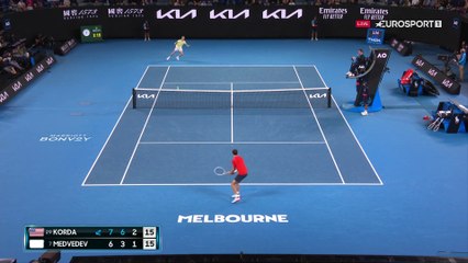 Medvedev a cavalé, Korda n’a pas cédé : joli point au filet