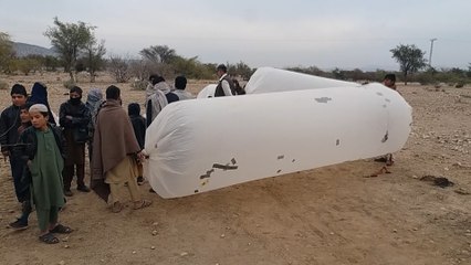 Gas natural en bolsas de plástico, una "bomba" para poder cocinar en Pakistán