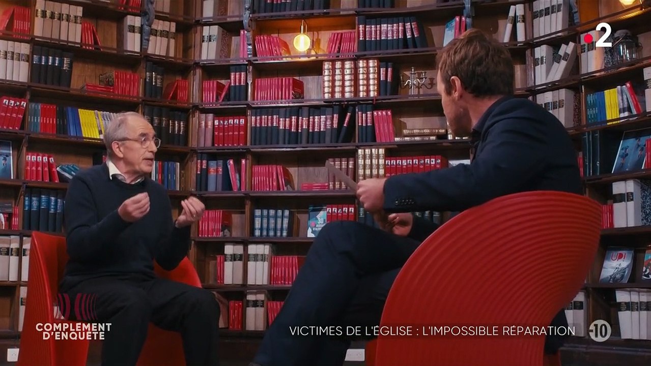 "Vous êtes dans la joute verbale !" : Echange tendu entre Tristan Waleckx et son invité dans "Complément d'enquête"