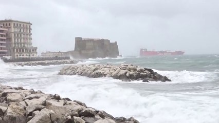 Maltempo in tutta Italia, crolla parte di un cimitero nel Beneventano