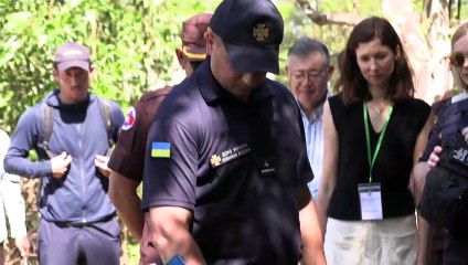 Ukrainian deminers learn from decades of Cambodian experience